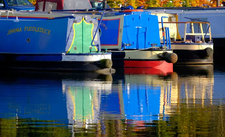 A complete guide to narrowboat blacking