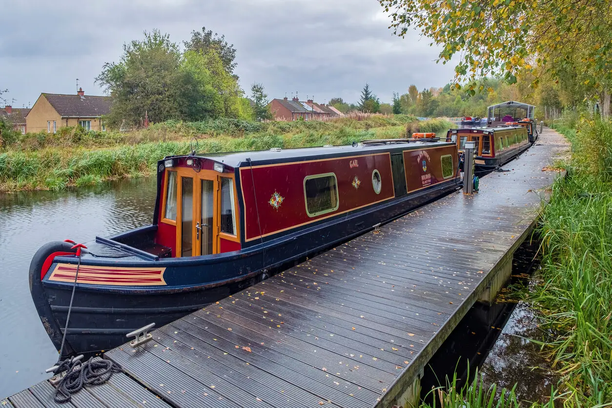 10 narrowboat interior design ideas